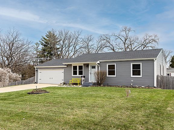 2nd image of 2918 Jonquil Ln