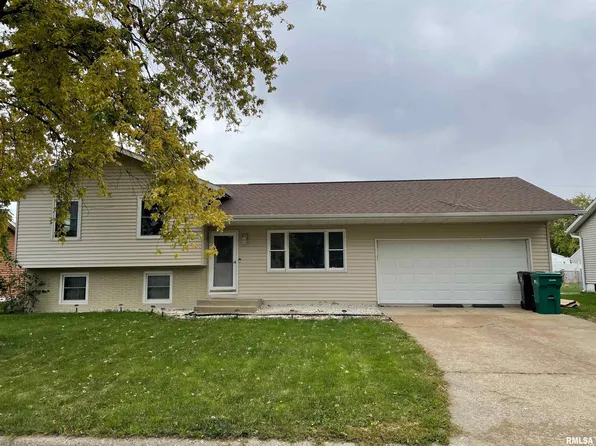 2702 S Skyway Rd, Peoria, IL 61607
