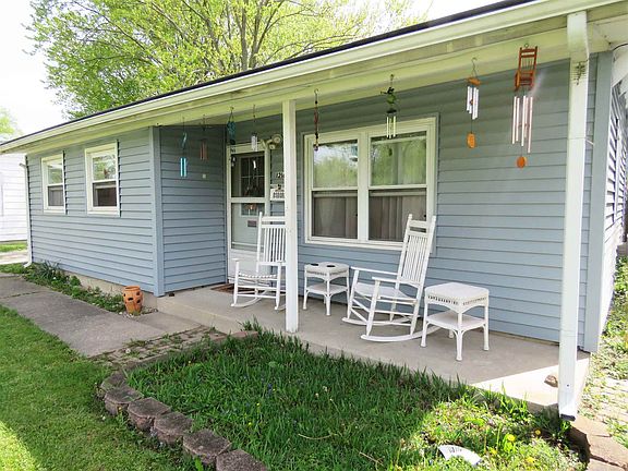 2nd image of 1216 Davis Dr