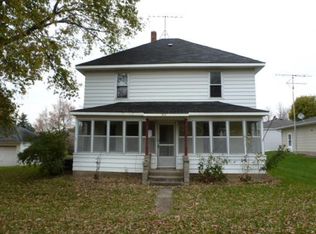 120 Lewis Ave W, Winsted, MN 55395