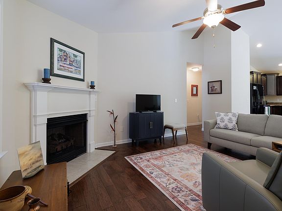 5th image of 108 Summerdale Dr
