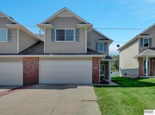 8961 Broken Spoke Dr, Lincoln, NE 68507
