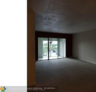 4th image of 3000 NE 16th Ave APT 309