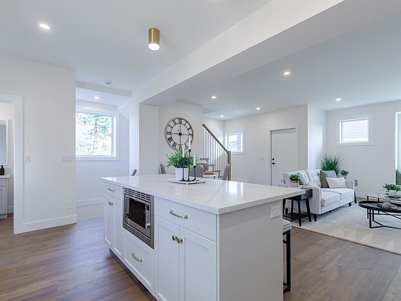 5th image of 2461 Beck Rd