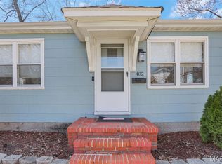 402 S 9th St, Wood River, IL 62095