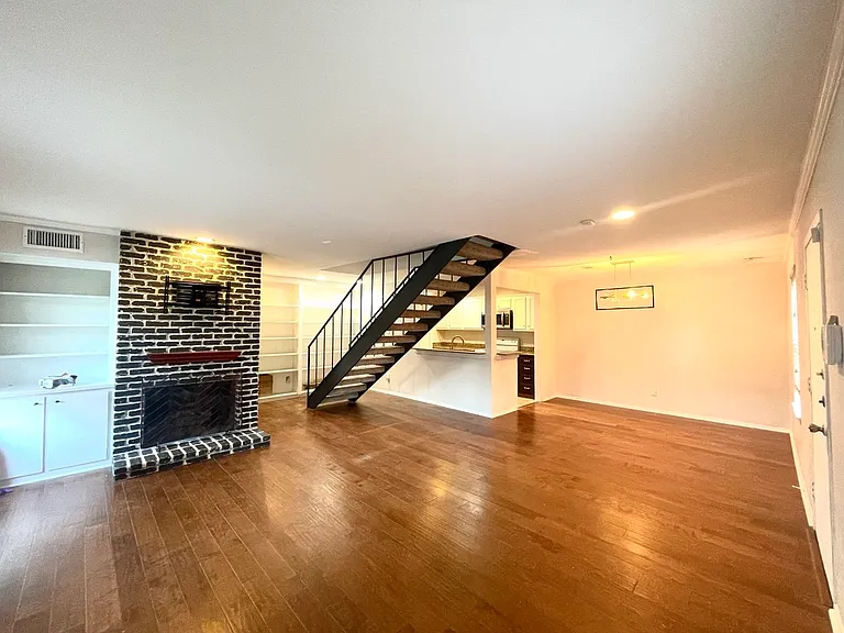 5534 Beverlyhill St — Photo 4