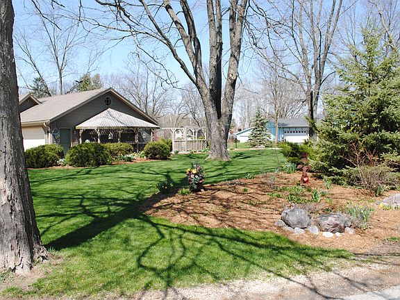 5th image of 3501 Lake Dr