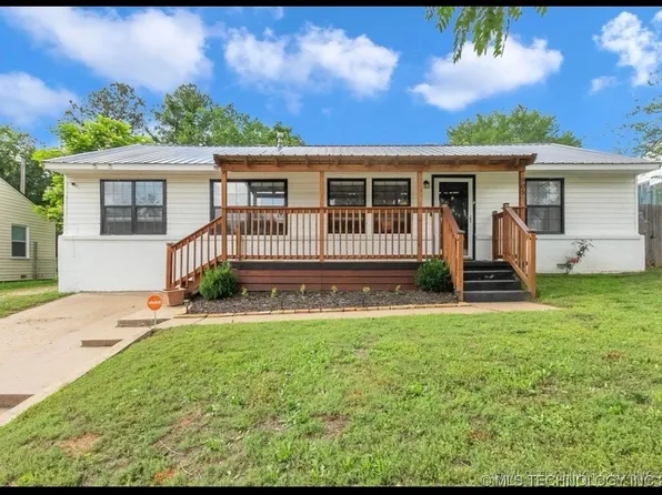 905 Forest Dr, Sand Springs, OK 74063