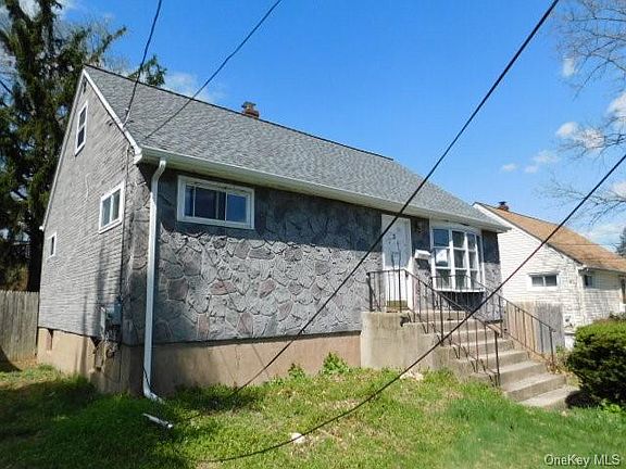 2nd image of 3 Susan Dr