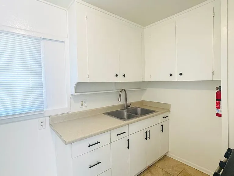 536 & 538 Acacia Rd — Photo 3