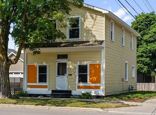 916 Pine St, Traverse City, MI