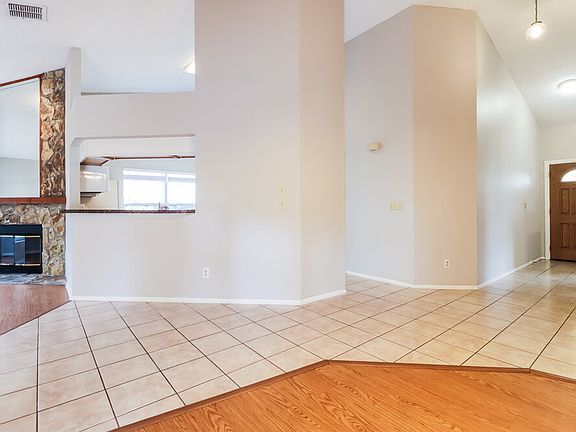 5th image of 2795 Wesleyan Dr