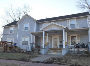 502 S Pearl St, Paola, KS 66071