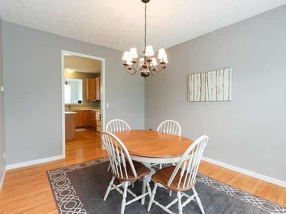 4th image of 5365 Grovewood Ln