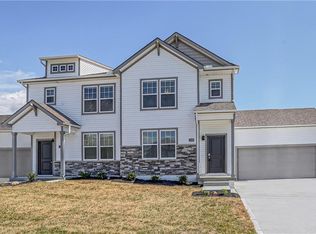12422 S Parkwood Ln, Lees Summit, MO 64086