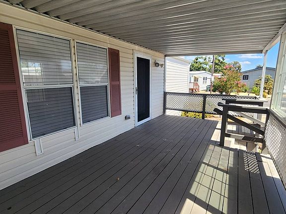 2nd image of 2150 Laura St Space 39