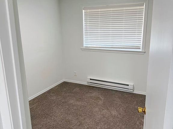 4th image of 700 W Maple St APT E4