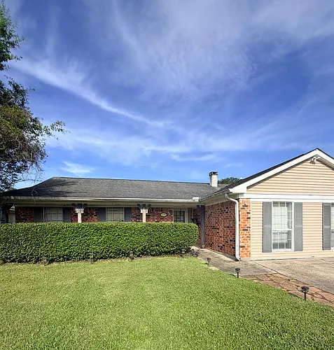 118 Queen Anne Dr Photo 1