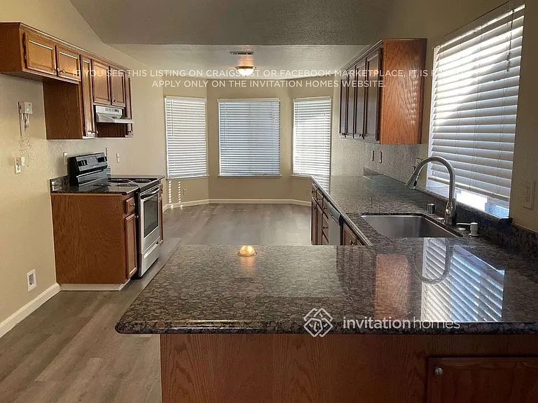 1604 Alcazar Ct — Photo 5