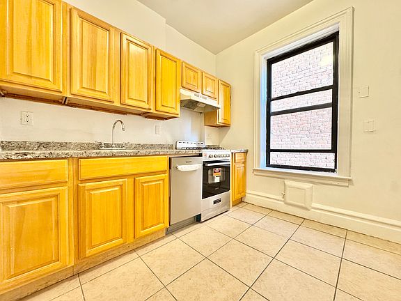 4th image of 1764 E 18th St APT 2C