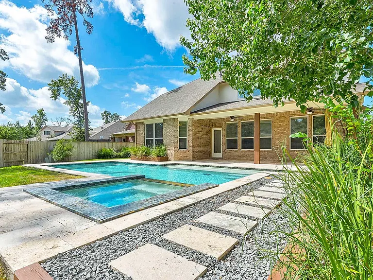 22 Garden Path Pl — Photo 3