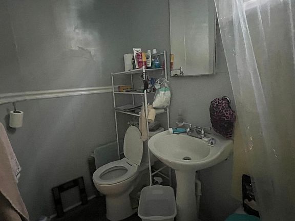 3rd image of 118 E Anderson St APT D
