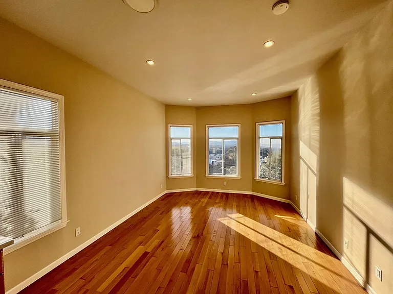 7829 Geary Blvd #4 — Photo 2