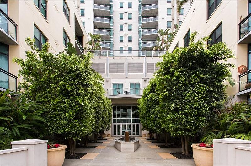 1st image of 400 4th Ave S APT 608