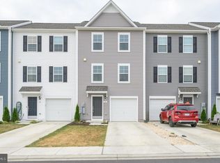 14 Colchester Ct, Bunker Hill, WV 25413