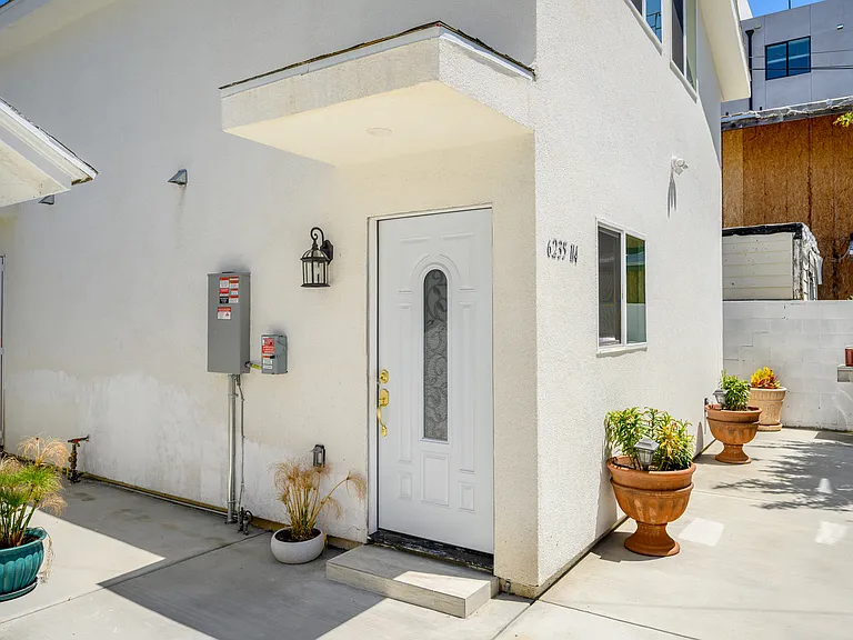 6233 Banner Ave #1/4 — Photo 2
