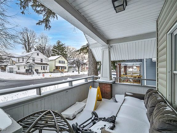 5th image of 978 Delia Ave