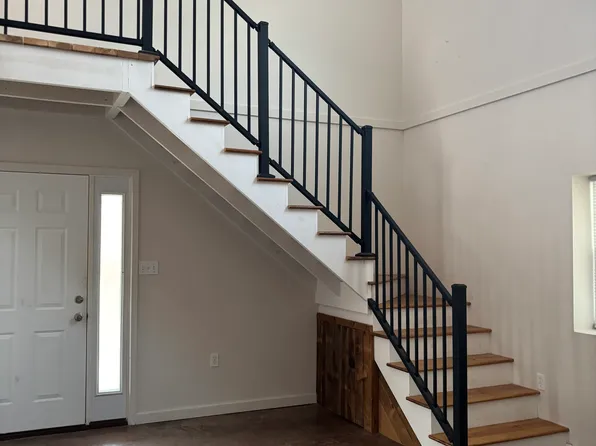 108 Vealey Cir, Franklin, WV 26807