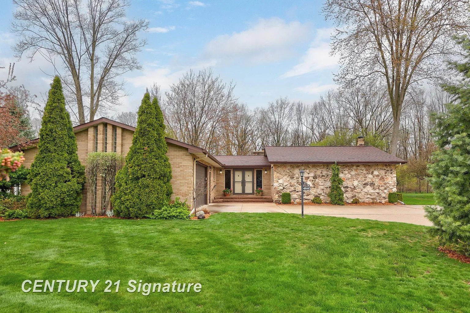 4640 Dale Ct photo 1