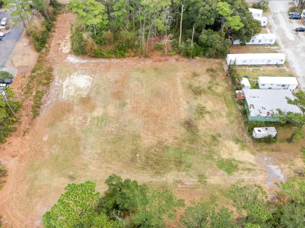 1228 N Lord Street, Southport, NC 28461