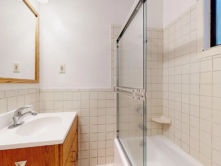 2136 Hayes St — Photo 3