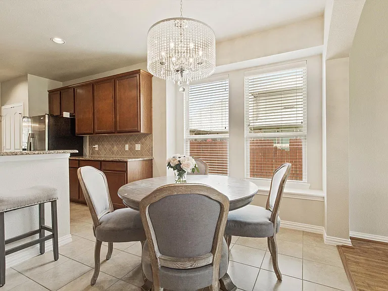 8720 Devonshire Dr — Photo 13