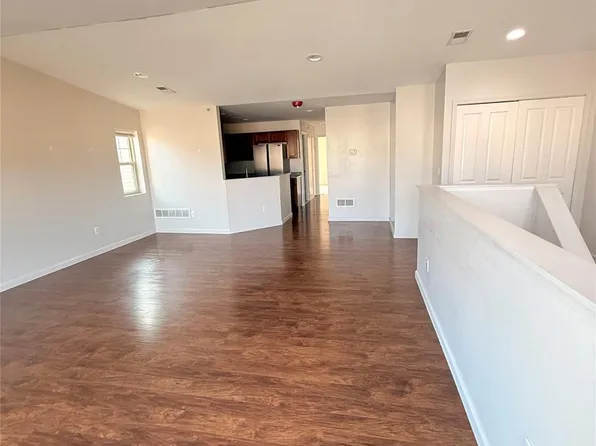 403 Legato Dr #403, Walled Lake, MI 48390