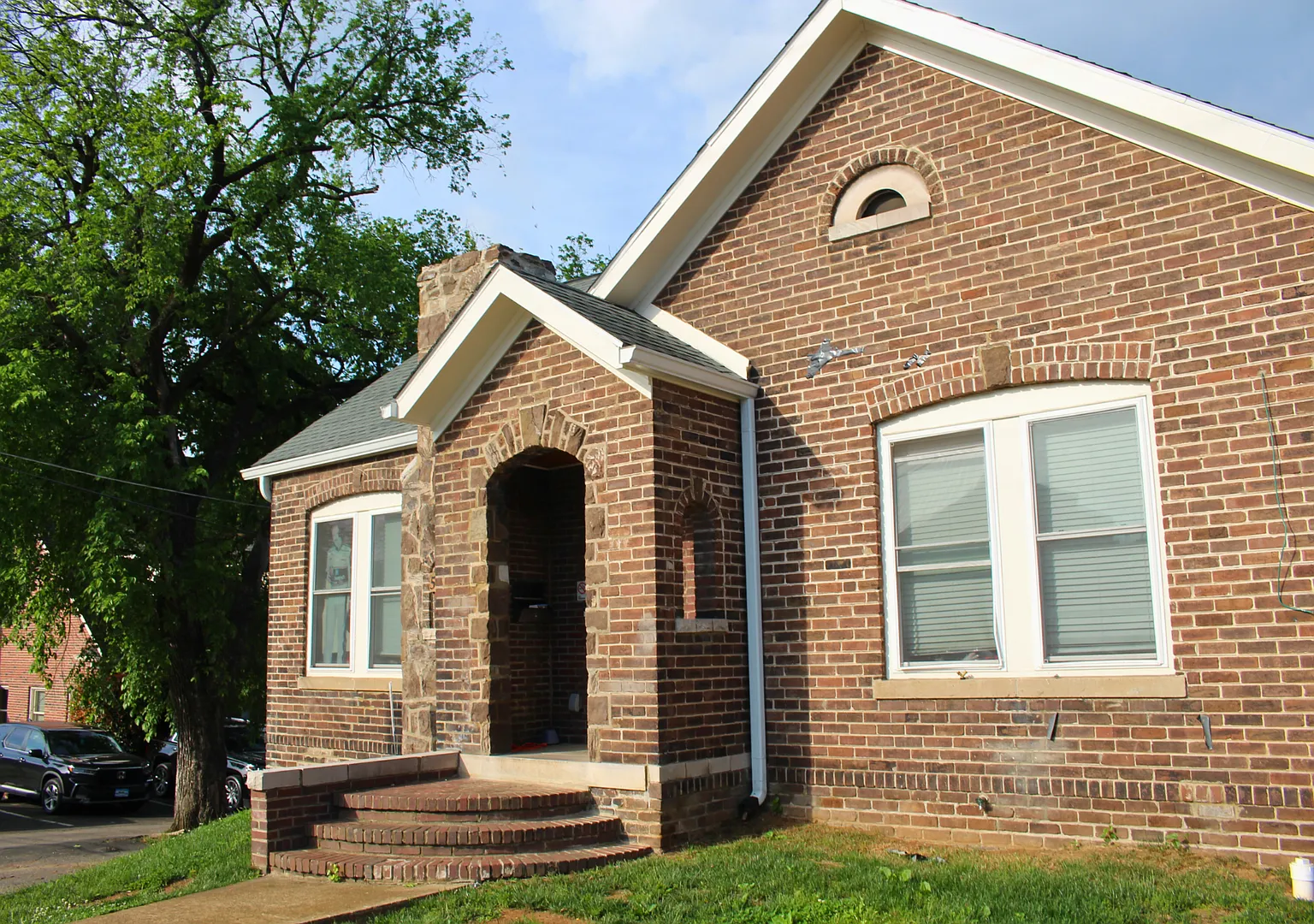 Waitlist for Aug2027Jul2028 Now Open! |8BR/6BA Fort Sanders Home Near UTK — Photo 2