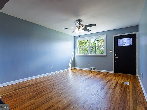 2nd image of 303 Silverbrook Dr