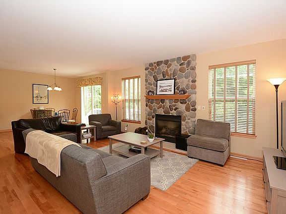 Family Room w/ Gas Fireplace