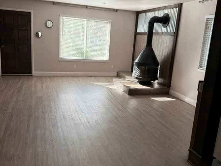 1200 Wildwood Ave #1 — Photo 2