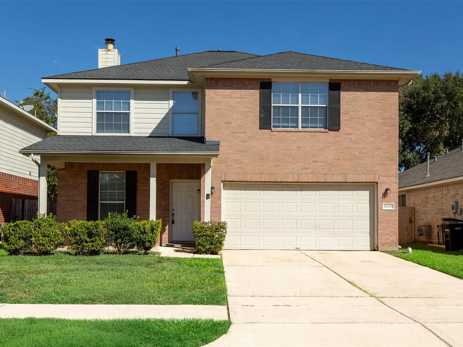 3 bed, 2.5 bath, 2050 sqft, $2,100 — Photo 1