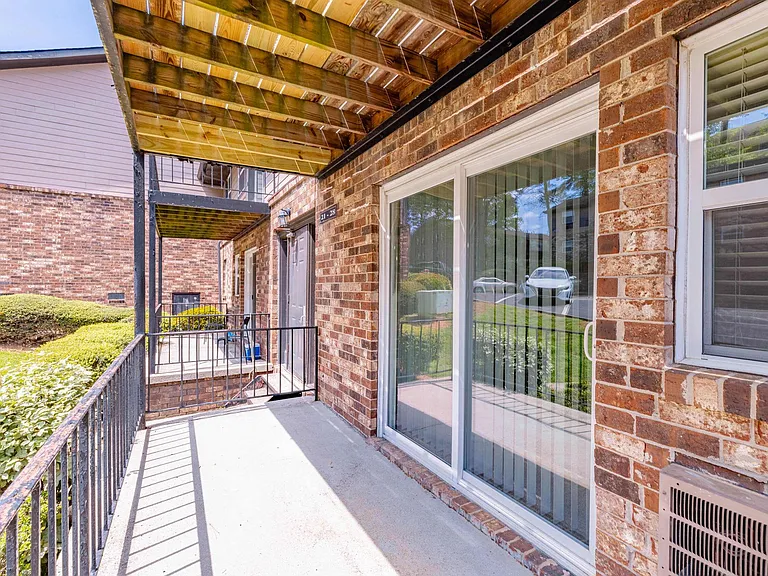 Hampton Hall | Comfort, Convenience, & Community All In One — Photo 186