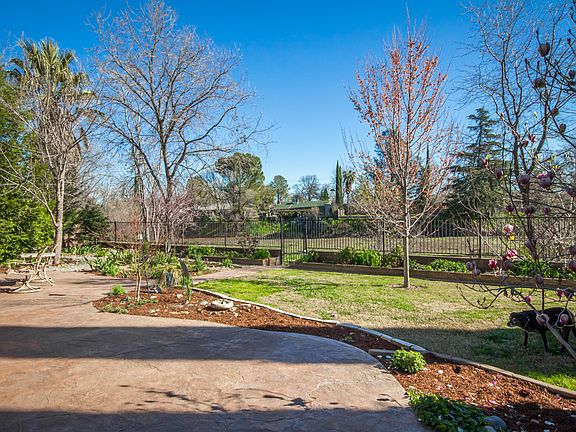 5th image of 6895 Sacramento Dr