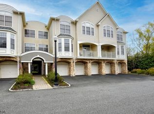 129 Turlington Ct, Livingston, NJ 07039