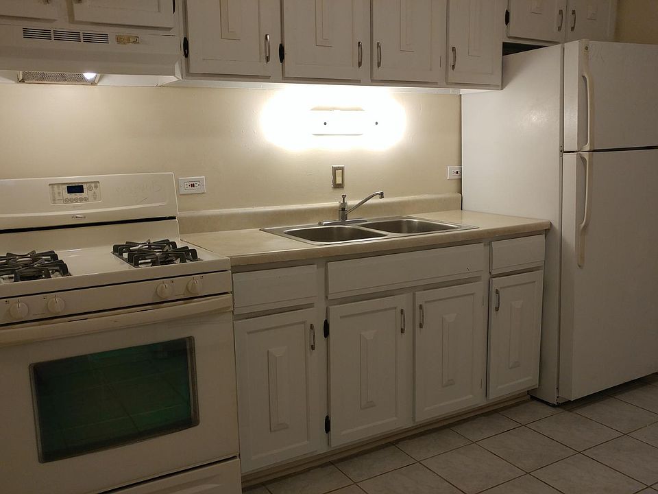 1st image of 10058 Holly Ln