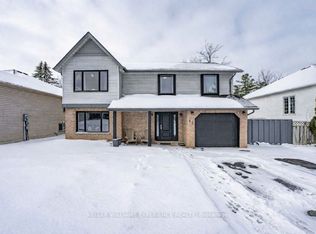 12 Riverdale Dr, Wasaga Beach, ON L9Z1E9