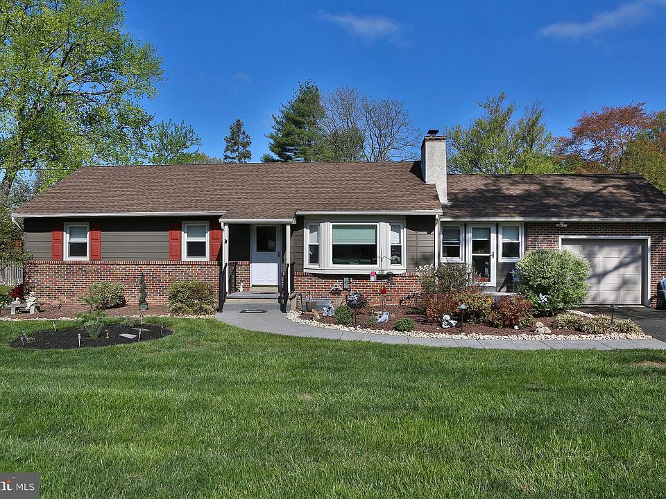 1st image of 158 S Shady Retreat Rd