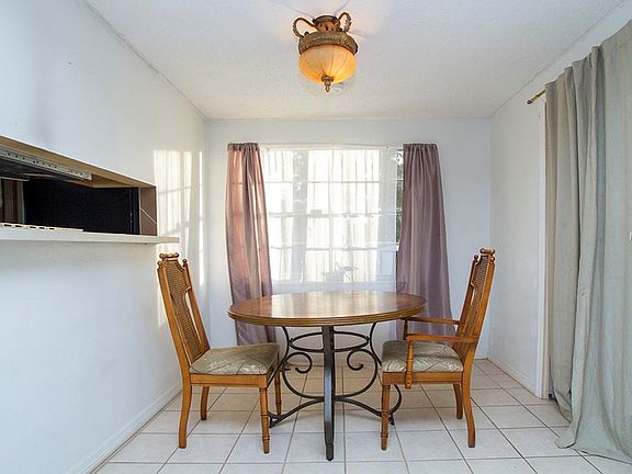 4th image of 2865 Edenwood St
