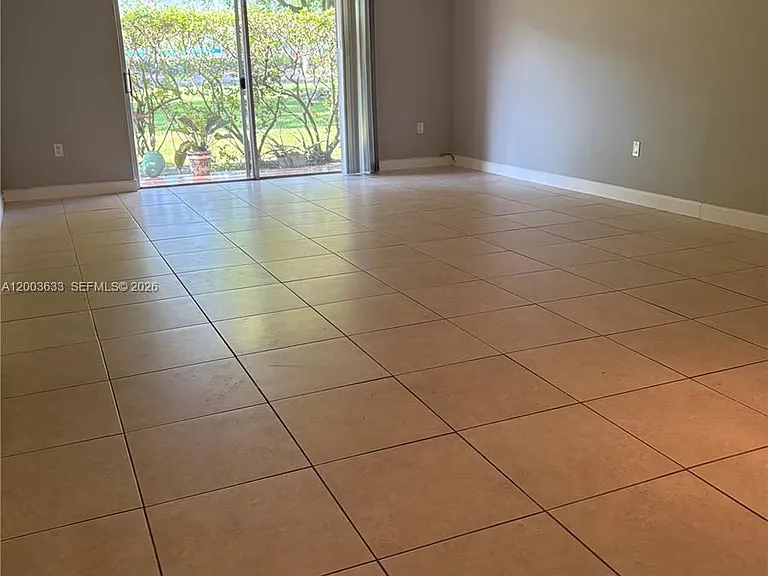 8335 SW 72nd Ave #108D — Photo 2